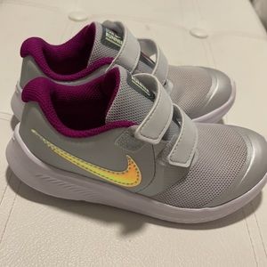 New without tags Nike Star Runner toddler girl 10C